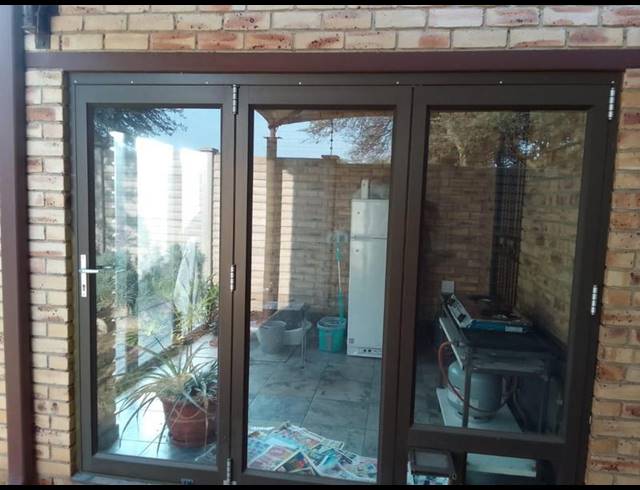 3 BEDROOM TOWNHOUSE FOR SALE IN MANTEVREDE